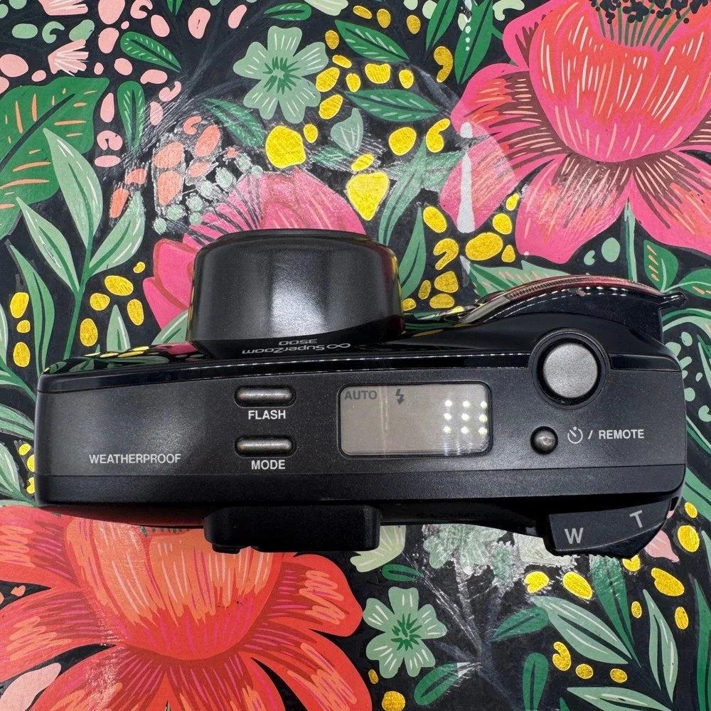 Olympus Infinity SuperZoom 3500 35mm Film Camera 35-120mm Multi AF Weatherproof